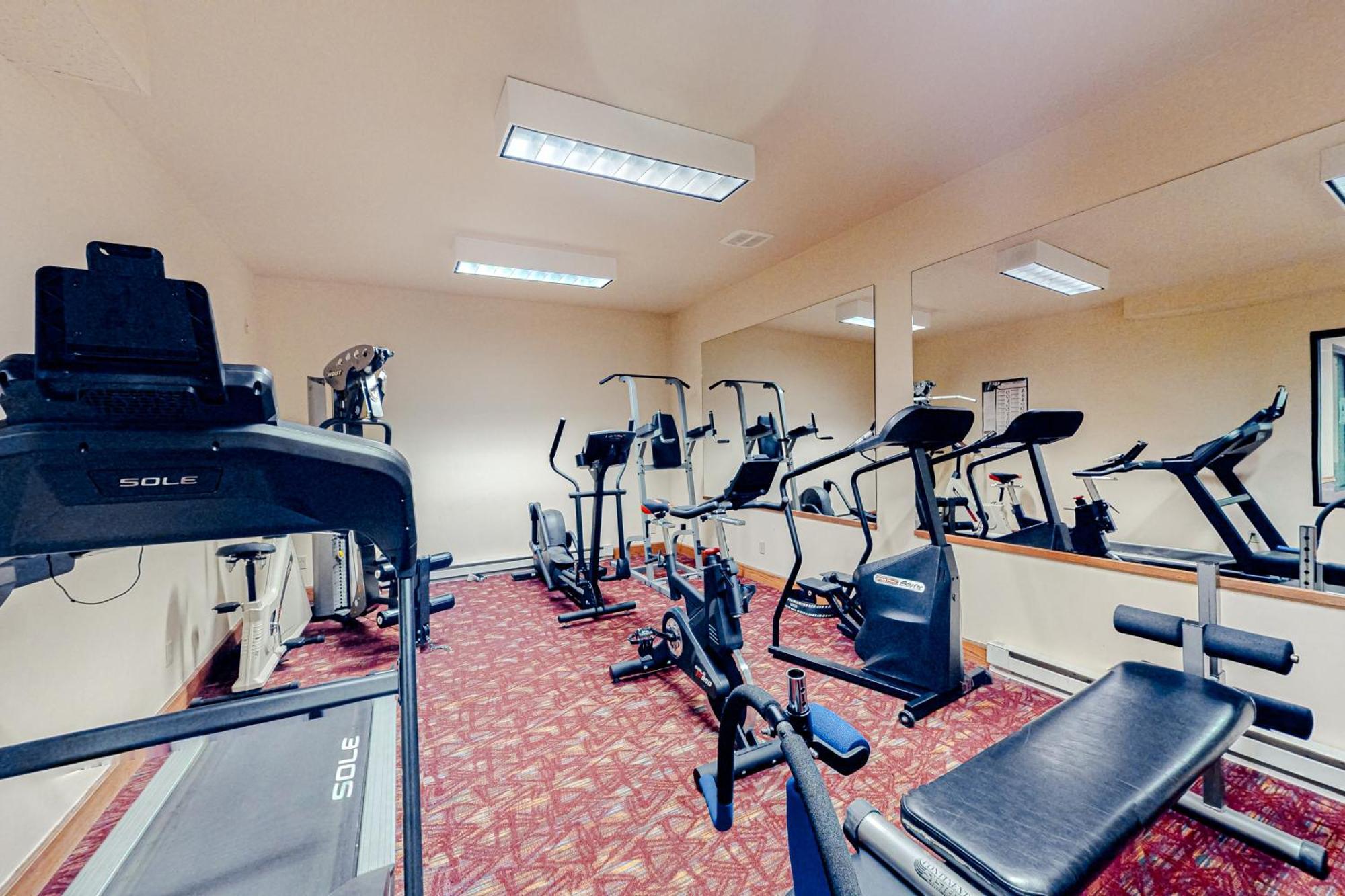 Kings Crossing Apartments وينتر بارك الغرفة الصورة